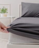 ЙЕРРНА, простыня на резинке, 180х200см, сумерки темный, перкаль