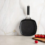 КОБАЛЬТ, сковорода-гриль со складной ручкой, 24х24 см, мраморное а/п покрытие , индукция