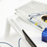 КЛИПСК, столик-поднос на ножках, белый