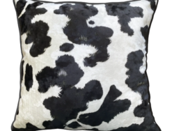 ВАЙЛД, подушка декоративная, бархат, 40х40 см, принт коровья шкура, черно-белый