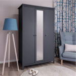 САГА, шкаф платяной 3-дверный, с зеркалом, 132х64х215 см, серый